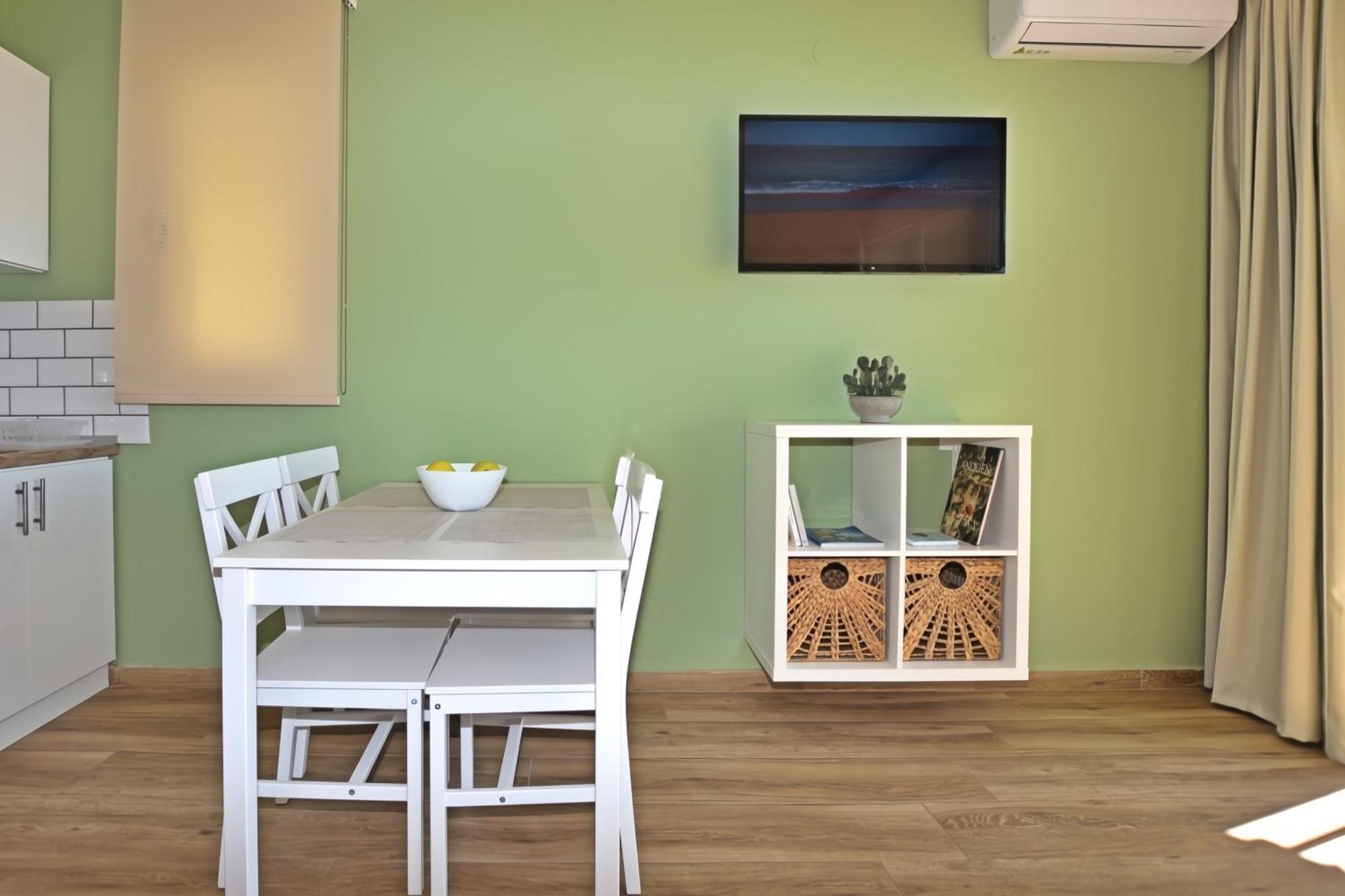 7 Grapes Lejlighedshotel Elevtherai Eksteriør billede
